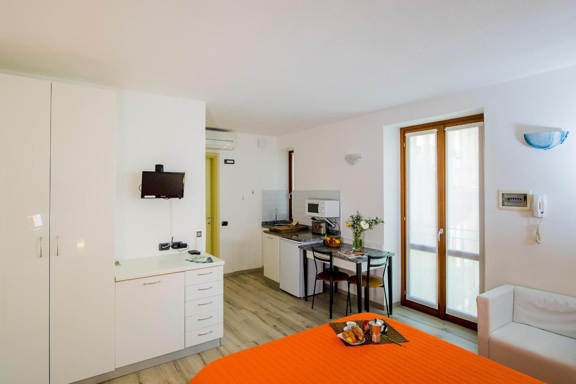 Il Borgo Monolocali Διαμέρισμα Μπελάτζιο Εξωτερικό φωτογραφία